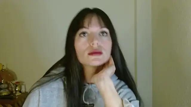 britny clouds online show from 11.28.25