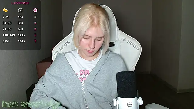 Snapshot of LizaKisses chatting on 10.15.25 LizaKisses online show from 10.15.25