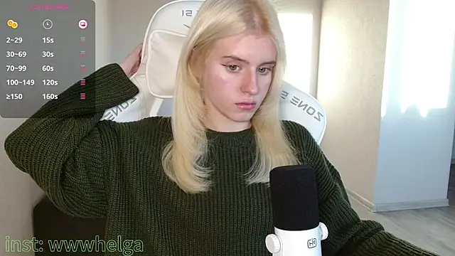 Snapshot of LizaKisses chatting on 10.16.25 LizaKisses online show from 10.16.25