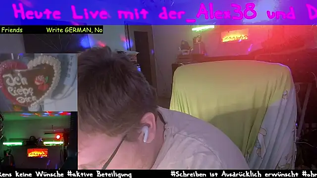 Snapshot of der_alex38 chatting on 03.13.25 der alex38 online show from 03.13.25