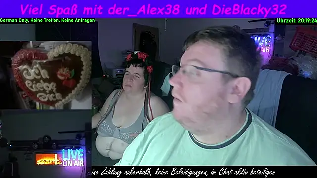 Snapshot of der_alex38 chatting on 10.11.25 der alex38 online show from 10.11.25
