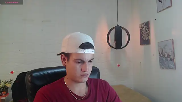 Snapshot of Cerokershelby chatting on 12.15.24 Cerokershelby online show from 12.15.24