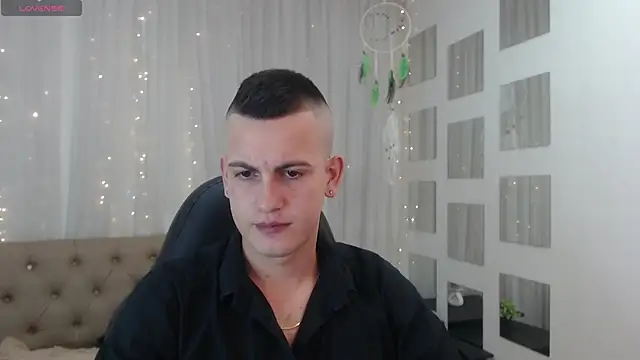 Snapshot of Cerokershelby chatting on 12.20.24 Cerokershelby online show from 12.20.24