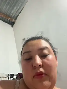 cutiepeach online show from 10.17.25