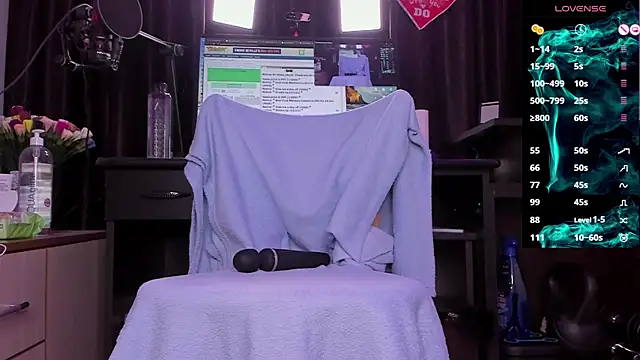 Raissa sky26 online show from 12.28.24