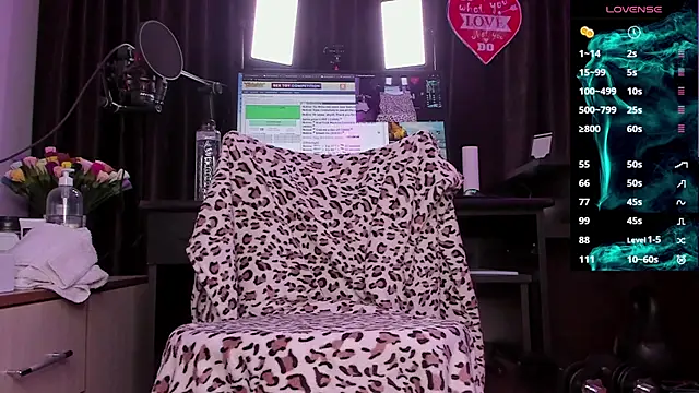 Raissa sky26 online show from 02.12.25