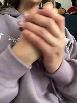 Iris lee online show from 02.02.25