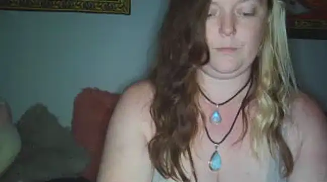 Snapshot of Lyrann89 chatting on 12.02.24 Lyrann89 online show from 12.02.24