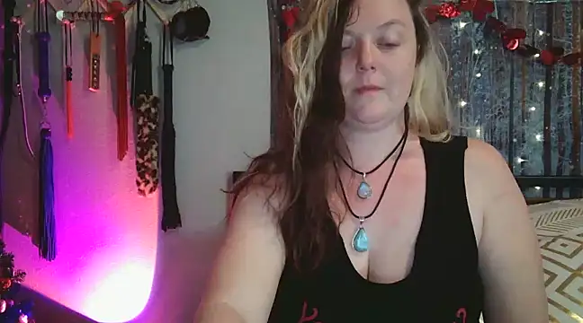 Snapshot of Lyrann89 chatting on 01.25.25 Lyrann89 online show from 01.25.25