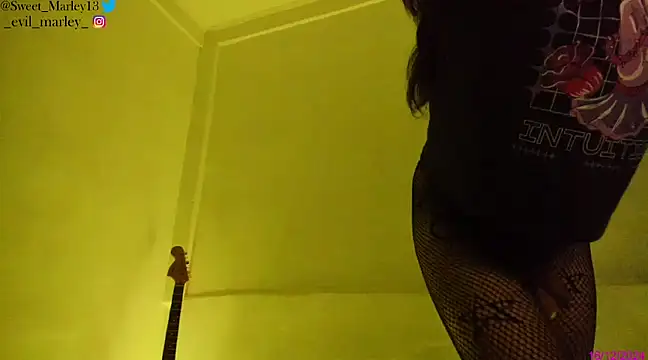 Evil Queen13 online show from 12.16.24