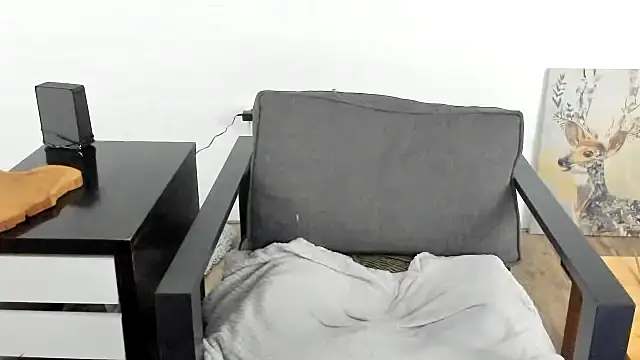 MendiPetite online show from 02.18.25