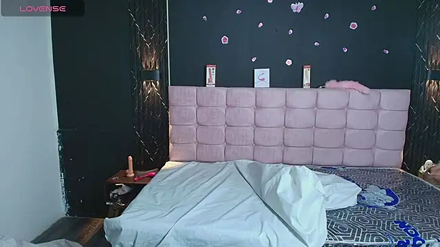 Snapshot of AntonellaRosee_ chatting on 09.24.25 AntonellaRosee online show from 09.24.25
