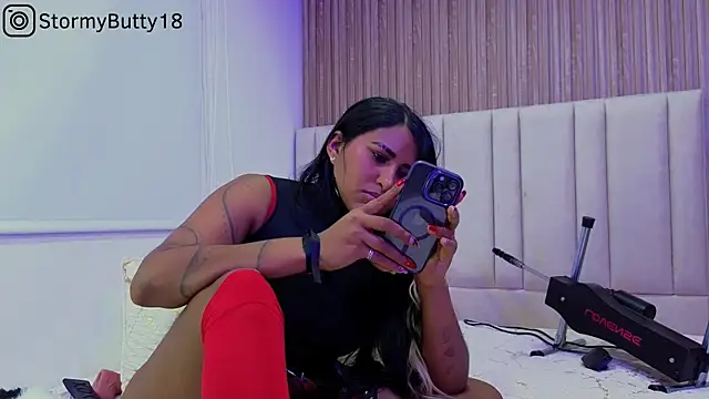 StormyButty18 online show from 02.23.25