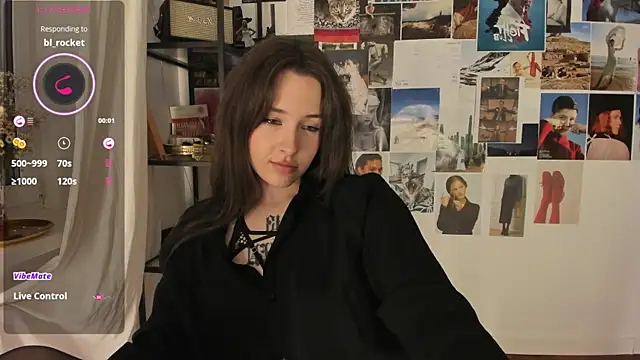 Snapshot of MonicaRocket chatting on 01.05.25 MonicaRocket online show from 01.05.25