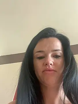 Snapshot of English-Chloe96 chatting on 02.05.25 English-Chloe96 online show from 02.05.25