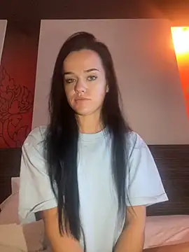 Snapshot of English-Chloe96 chatting on 03.22.25 English-Chloe96 online show from 03.22.25