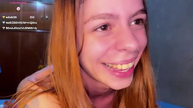 Snapshot of RuivaRaposinha chatting on 01.15.25 RuivaRaposinha online show from 01.15.25