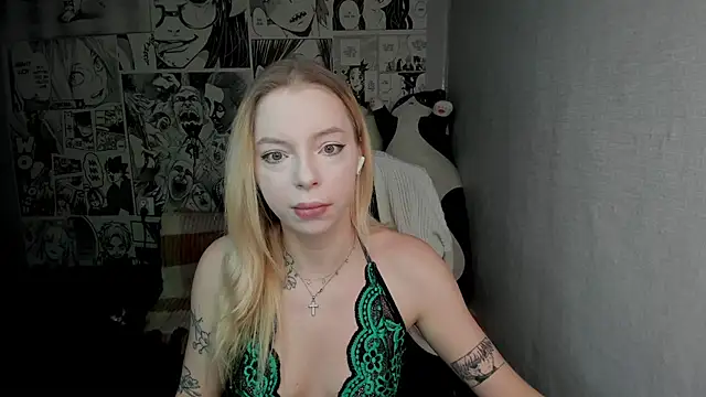Snapshot of Martha_Cameron chatting on 12.03.24 Martha Cameron online show from 12.03.24