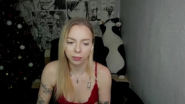 Snapshot of Martha_Cameron chatting on 12.18.24 Martha Cameron online show from 12.18.24
