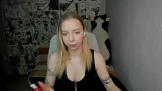 Snapshot of Martha_Cameron chatting on 02.03.25 Martha Cameron online show from 02.03.25