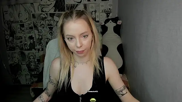 Snapshot of Martha_Cameron chatting on 02.03.25 Martha Cameron online show from 02.03.25