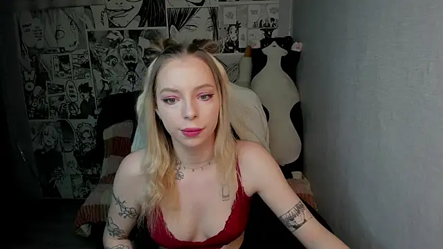 Snapshot of Martha_Cameron chatting on 02.13.25 Martha Cameron online show from 02.13.25