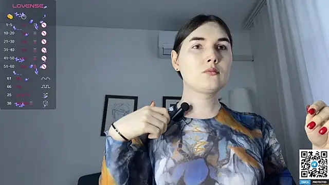 Snapshot of Maria_Bowie chatting on 03.06.25 Maria Bowie online show from 03.06.25