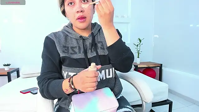 julietha taylor online show from 02.18.25