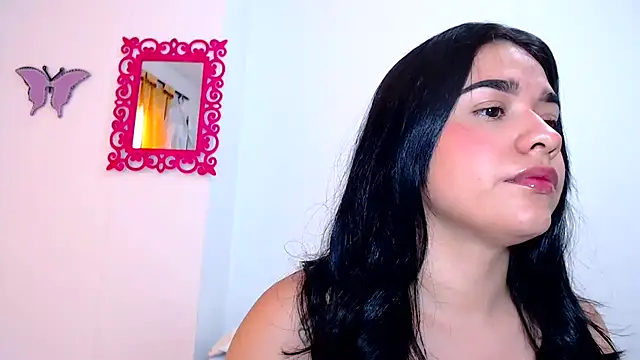 Snapshot of SaraBlosson chatting on 03.17.25 SaraBlosson online show from 03.17.25