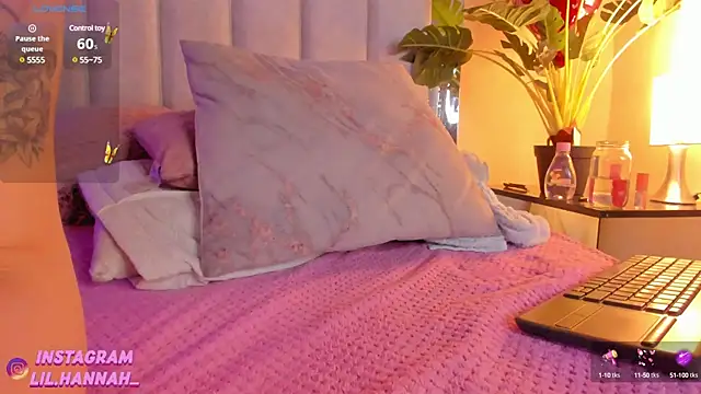 Snapshot of lil_hanna18 chatting on 03.21.25 lil hanna18 online show from 03.21.25