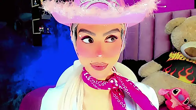 Snapshot of dollswit01 chatting on 02.22.25 dollswit01 online show from 02.22.25