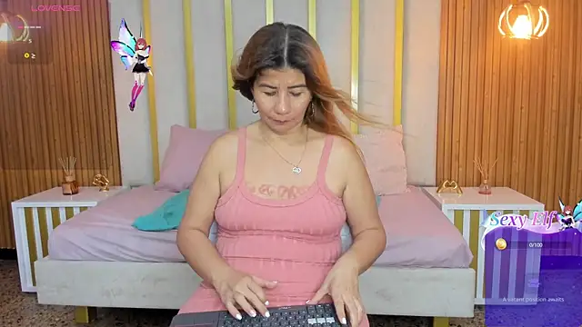 Snapshot of love_mommy chatting on 03.15.25 love mommy online show from 03.15.25