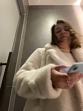 SuzieMurray online show from 12.06.24