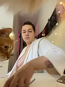 SuzieMurray online show from 10.10.25