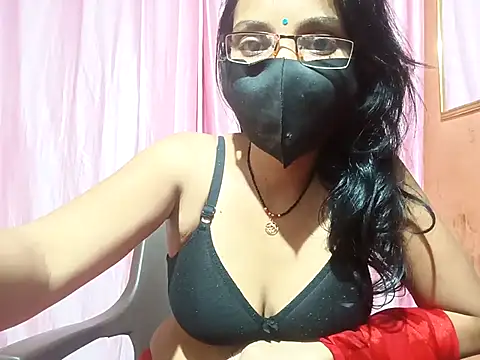 Snapshot of poojaxxx65 chatting on 02.18.25 poojaxxx65 online show from 02.18.25