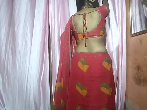Snapshot of poojaxxx65 chatting on 03.19.25 poojaxxx65 online show from 03.19.25
