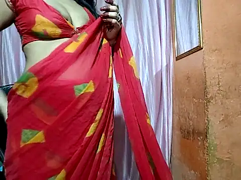 Snapshot of poojaxxx65 chatting on 10.10.25 poojaxxx65 online show from 10.10.25