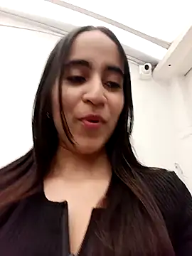 Mia Fischer online show from 11.28.25