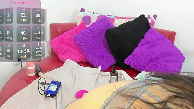 Snapshot of yahaira_ chatting on 12.03.24 yahaira online show from 12.03.24