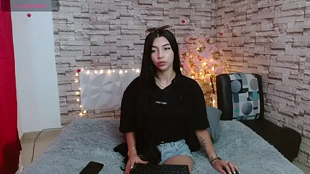 Snapshot of Vanse_lust chatting on 02.08.25 Vanse lust online show from 02.08.25