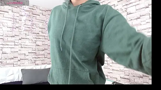 Snapshot of Vanse_lust chatting on 09.17.25 Vanse lust online show from 09.17.25