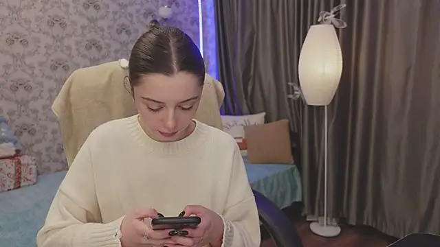 DinaCandy online show from 12.20.24