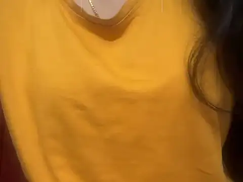 Snapshot of _FluffyHxney_ chatting on 12.02.24 FluffyHxney online show from 12.02.24