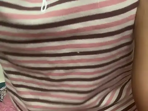 Snapshot of _FluffyHxney_ chatting on 12.04.24 FluffyHxney online show from 12.04.24