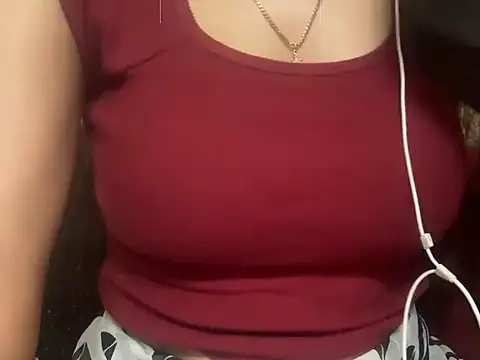 Snapshot of _FluffyHxney_ chatting on 12.06.24 FluffyHxney online show from 12.06.24