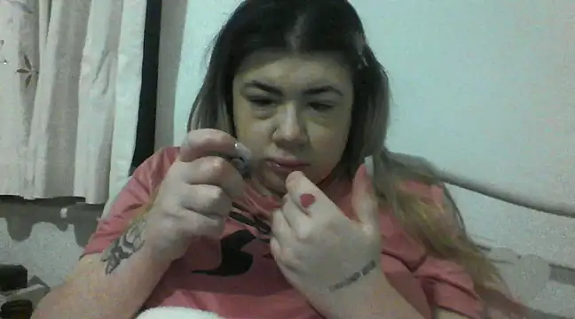 Snapshot of CamilaCherryX chatting on 01.15.25 CamilaCherryX online show from 01.15.25