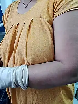 Snapshot of milf-kaira chatting on 12.13.24 milf-kaira online show from 12.13.24