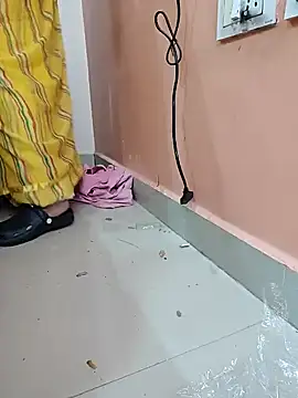 Snapshot of milf-kaira chatting on 12.16.24 milf-kaira online show from 12.16.24