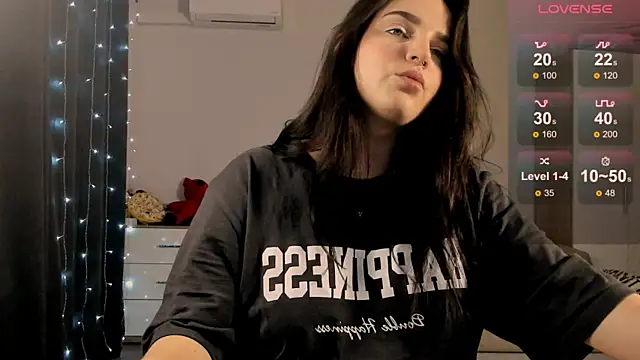 Snapshot of __Latisha__ chatting on 01.18.25   Latisha   online show from 01.18.25