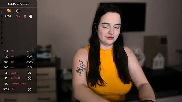 Snapshot of __Latisha__ chatting on 10.25.25   Latisha   online show from 10.25.25